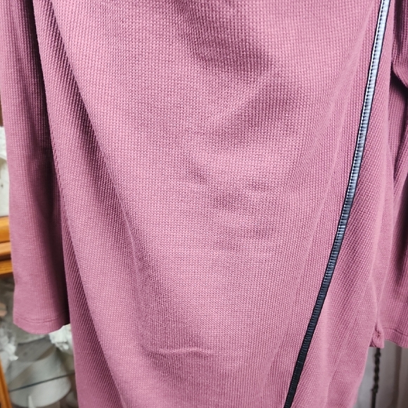 ANDREW MARC  Women's Long Sleeve Asymmetrical Thermal Tunic Faux Leather Trim 3X - Picture 4 of 11